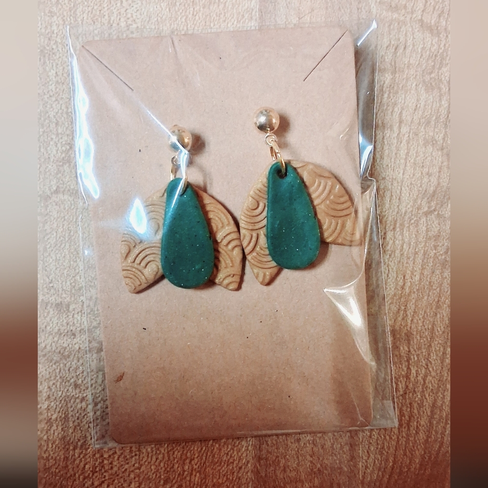 Elegant Green and Tan Earrings